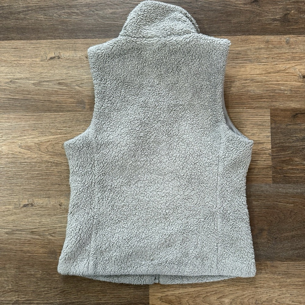 Patagonia Women's Los Gatos Gray Sherpa Fuzzy Vest Sz S Gorpcore Hiking - Picture 7 of 8